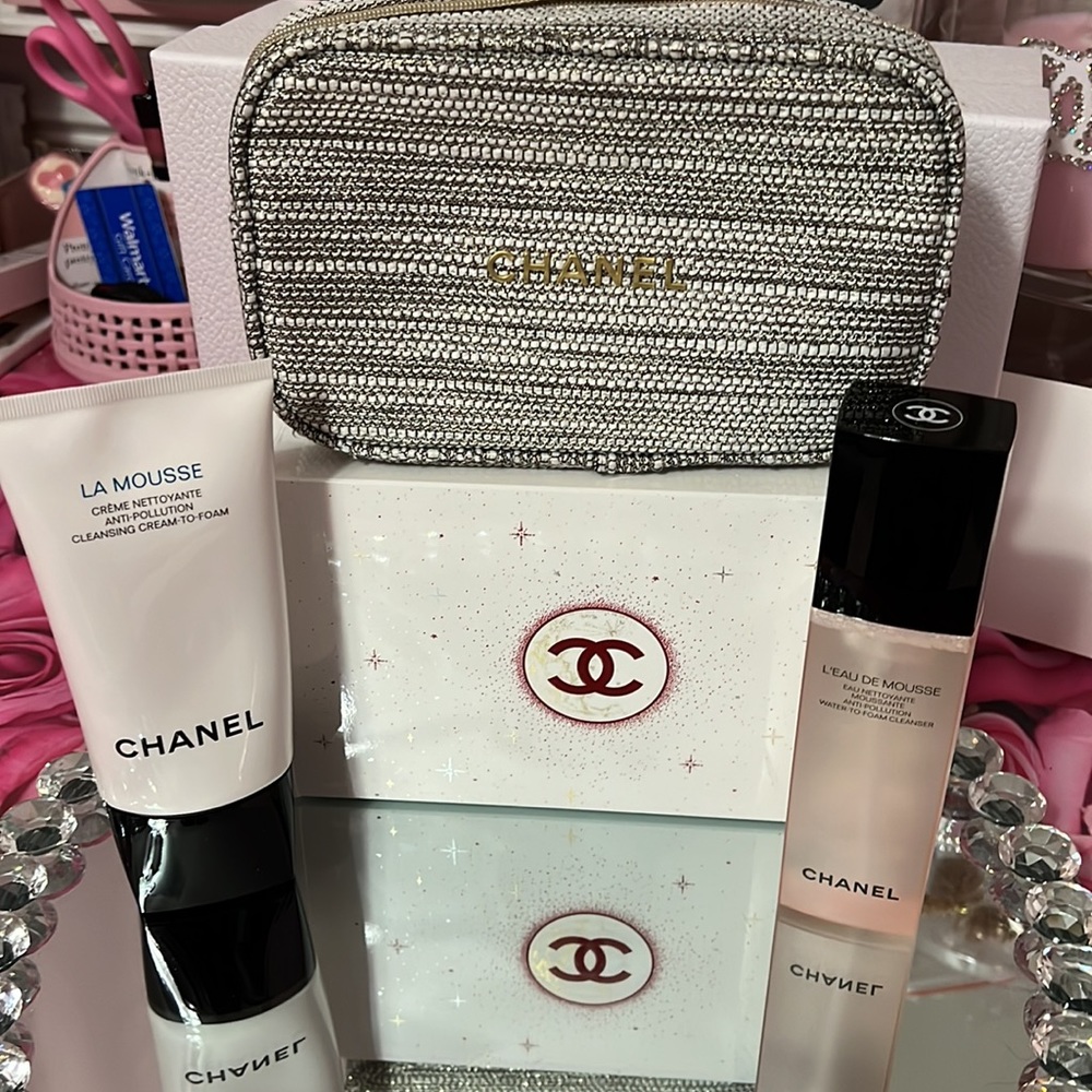 - 🖤⛄️🖤⛄️Chanel Routine Reset Holiday Set - Picture 8 of 8